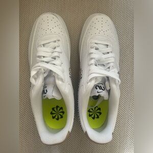 Court visión lo wc white  Nike